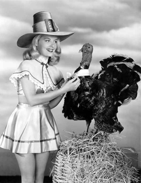 vintage-pinup-turkey-thanksgiving-bow